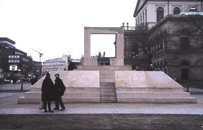 Hannover, Das Mahnmal am Opernplatz